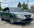 Серый Хендай Соната, объемом двигателя 2.4 л и пробегом 320 тыс. км за 7400 $, фото 2 на Automoto.ua