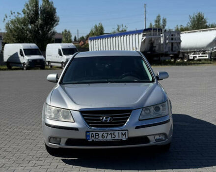 Сірий Хендай Соната, об'ємом двигуна 2 л та пробігом 228 тис. км за 4600 $, фото 1 на Automoto.ua