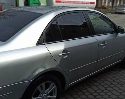 Сірий Хендай Соната, об'ємом двигуна 2 л та пробігом 288 тис. км за 6500 $, фото 4 на Automoto.ua