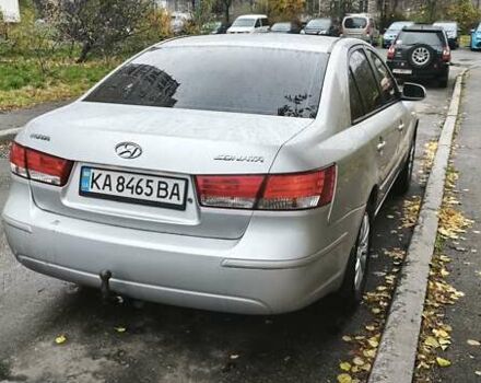 Серый Хендай Соната, объемом двигателя 2 л и пробегом 354 тыс. км за 5300 $, фото 3 на Automoto.ua