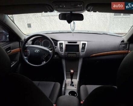 Сірий Хендай Соната, об'ємом двигуна 1.99 л та пробігом 237 тис. км за 7200 $, фото 3 на Automoto.ua