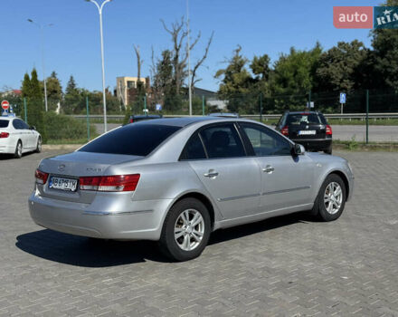Сірий Хендай Соната, об'ємом двигуна 2 л та пробігом 228 тис. км за 4600 $, фото 4 на Automoto.ua