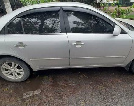 Серый Хендай Соната, объемом двигателя 2 л и пробегом 240 тыс. км за 7000 $, фото 2 на Automoto.ua