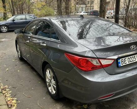 Серый Хендай Соната, объемом двигателя 2 л и пробегом 277 тыс. км за 6500 $, фото 9 на Automoto.ua