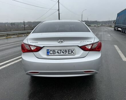 Серый Хендай Соната, объемом двигателя 2.4 л и пробегом 200 тыс. км за 7500 $, фото 2 на Automoto.ua
