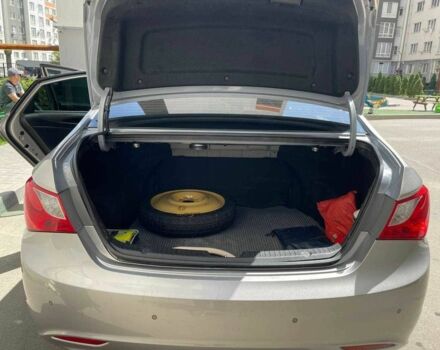 Серый Хендай Соната, объемом двигателя 0 л и пробегом 293 тыс. км за 7300 $, фото 9 на Automoto.ua