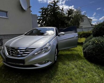 Сірий Хендай Соната, об'ємом двигуна 2.36 л та пробігом 47 тис. км за 12000 $, фото 13 на Automoto.ua