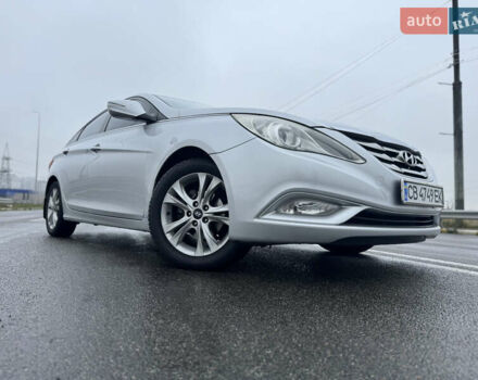 Серый Хендай Соната, объемом двигателя 2.36 л и пробегом 202 тыс. км за 7500 $, фото 2 на Automoto.ua