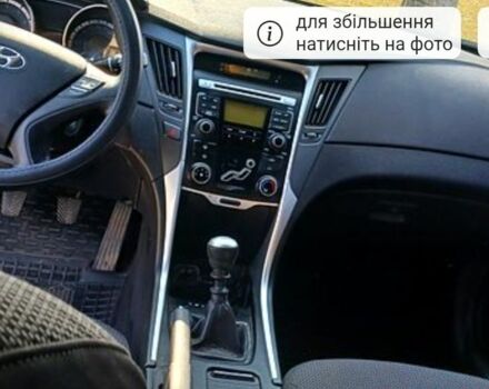 Сірий Хендай Соната, об'ємом двигуна 2 л та пробігом 112 тис. км за 9000 $, фото 2 на Automoto.ua