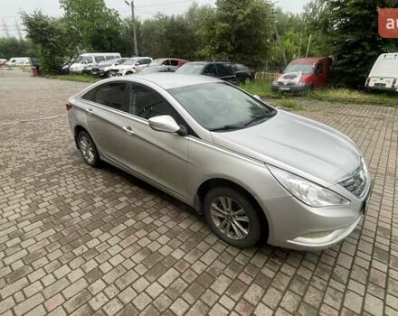 Серый Хендай Соната, объемом двигателя 2 л и пробегом 233 тыс. км за 7300 $, фото 1 на Automoto.ua