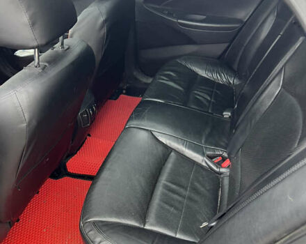 Сірий Хендай Соната, об'ємом двигуна 2.36 л та пробігом 207 тис. км за 8500 $, фото 8 на Automoto.ua