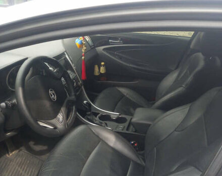 Серый Хендай Соната, объемом двигателя 2 л и пробегом 198 тыс. км за 9500 $, фото 9 на Automoto.ua