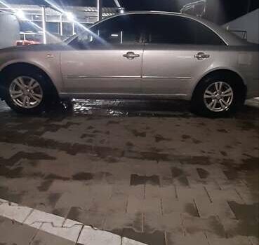 Сірий Хендай Соната, об'ємом двигуна 2 л та пробігом 238 тис. км за 7000 $, фото 3 на Automoto.ua