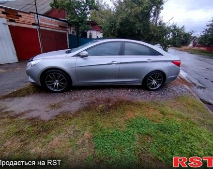 Серый Хендай Соната, объемом двигателя 2 л и пробегом 174 тыс. км за 9000 $, фото 1 на Automoto.ua