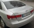 Сірий Хендай Соната, об'ємом двигуна 2 л та пробігом 238 тис. км за 7000 $, фото 2 на Automoto.ua