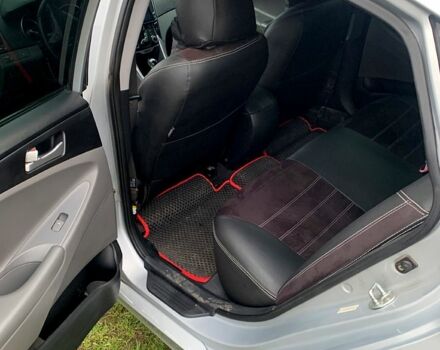 Серый Хендай Соната, объемом двигателя 2.4 л и пробегом 250 тыс. км за 7000 $, фото 10 на Automoto.ua