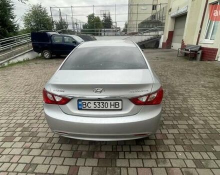Серый Хендай Соната, объемом двигателя 2 л и пробегом 233 тыс. км за 7300 $, фото 3 на Automoto.ua
