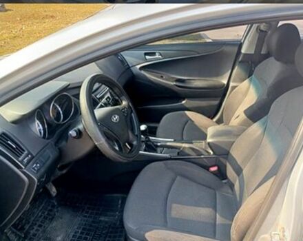 Сірий Хендай Соната, об'ємом двигуна 2 л та пробігом 112 тис. км за 9000 $, фото 5 на Automoto.ua