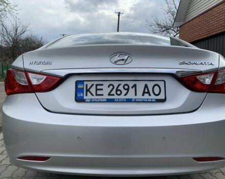 Хендай Соната 2010 у Синельниковом на Automoto.ua Сірий Хендай Соната, об'ємом двигуна 2.4 л та пробігом 71 тис. км за 12000 $, фото 5 на Automoto.ua