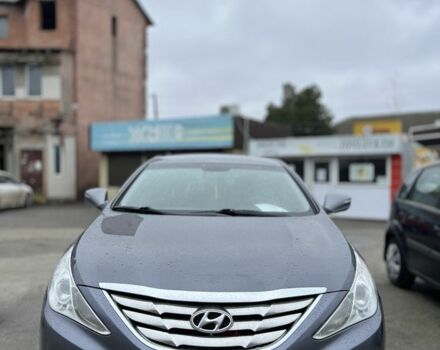 Серый Хендай Соната, объемом двигателя 2.4 л и пробегом 270 тыс. км за 7900 $, фото 1 на Automoto.ua
