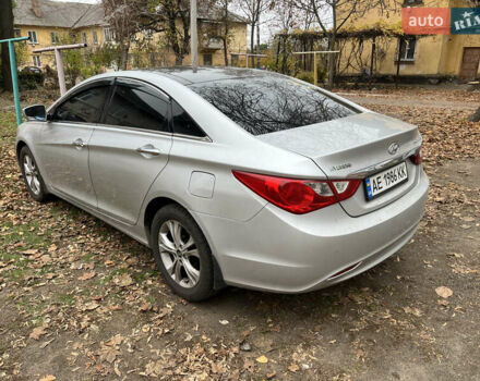 Сірий Хендай Соната, об'ємом двигуна 2.36 л та пробігом 207 тис. км за 8500 $, фото 3 на Automoto.ua