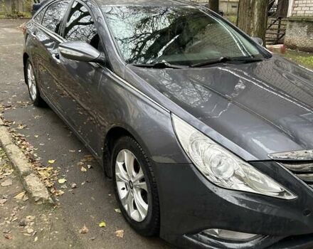 Серый Хендай Соната, объемом двигателя 2 л и пробегом 277 тыс. км за 6500 $, фото 4 на Automoto.ua