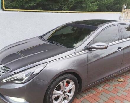Сірий Хендай Соната, об'ємом двигуна 2.36 л та пробігом 142 тис. км за 8500 $, фото 2 на Automoto.ua