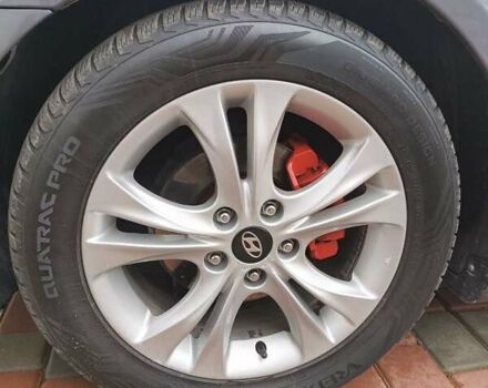 Сірий Хендай Соната, об'ємом двигуна 2.36 л та пробігом 142 тис. км за 8500 $, фото 4 на Automoto.ua