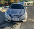 Серый Хендай Соната, объемом двигателя 2 л и пробегом 202 тыс. км за 7800 $, фото 1 на Automoto.ua