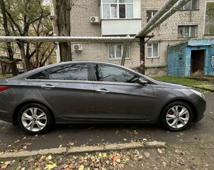 Серый Хендай Соната, объемом двигателя 2 л и пробегом 277 тыс. км за 6500 $, фото 5 на Automoto.ua