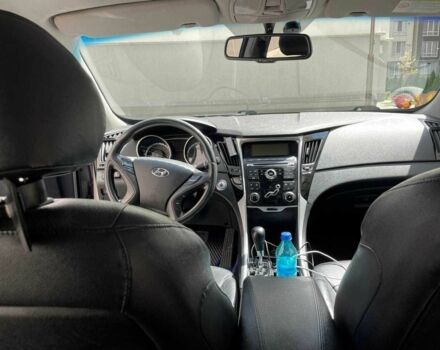 Серый Хендай Соната, объемом двигателя 0 л и пробегом 293 тыс. км за 7300 $, фото 12 на Automoto.ua