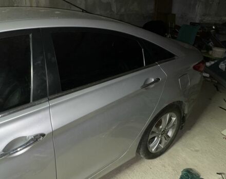 Сірий Хендай Соната, об'ємом двигуна 2 л та пробігом 95 тис. км за 3000 $, фото 1 на Automoto.ua