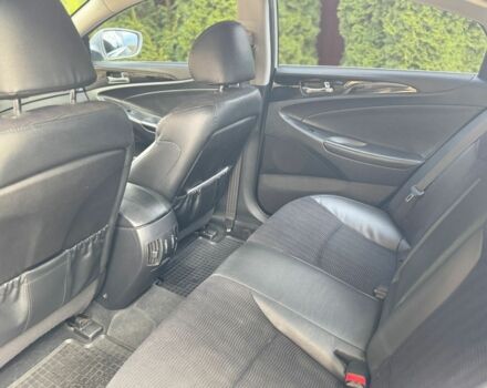 Сірий Хендай Соната, об'ємом двигуна 2 л та пробігом 168 тис. км за 8500 $, фото 6 на Automoto.ua