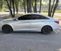 Сірий Хендай Соната, об'ємом двигуна 2 л та пробігом 307 тис. км за 6900 $, фото 2 на Automoto.ua