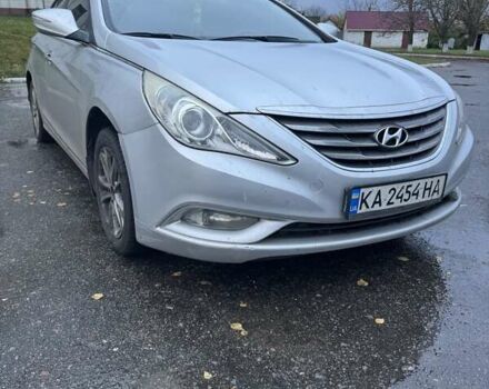Хендай Соната 2011 в Згуровке на Automoto.ua Серый Хендай Соната, объемом двигателя 2 л и пробегом 504 тыс. км за 6600 $, фото 1 на Automoto.ua