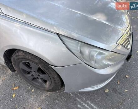 Сірий Хендай Соната, об'ємом двигуна 2 л та пробігом 307 тис. км за 6200 $, фото 6 на Automoto.ua