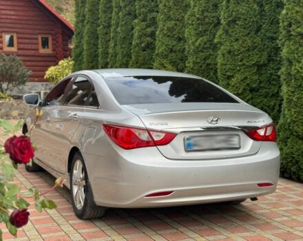 Сірий Хендай Соната, об'ємом двигуна 2 л та пробігом 168 тис. км за 8500 $, фото 1 на Automoto.ua