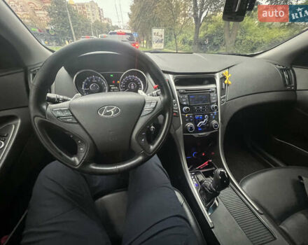 Хендай Соната 2011 в Тернополе на Automoto.ua Серый Хендай Соната, объемом двигателя 2 л и пробегом 375 тыс. км за 6600 $, фото 75 на Automoto.ua