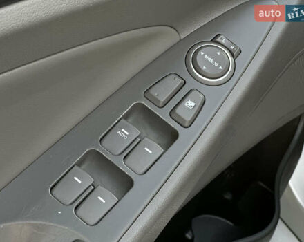 Сірий Хендай Соната, об'ємом двигуна 2.36 л та пробігом 146 тис. км за 9500 $, фото 9 на Automoto.ua