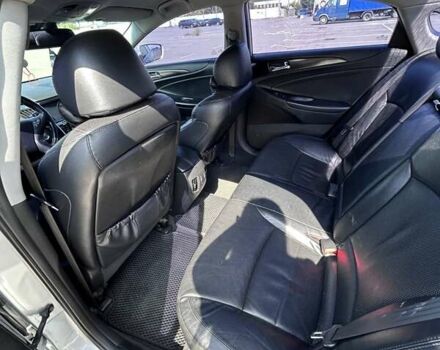 Серый Хендай Соната, объемом двигателя 2 л и пробегом 286 тыс. км за 9000 $, фото 10 на Automoto.ua