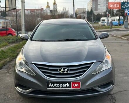 Серый Хендай Соната, объемом двигателя 2.4 л и пробегом 230 тыс. км за 7290 $, фото 2 на Automoto.ua