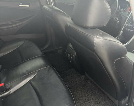 Хендай Соната 2011 в Тернополе на Automoto.ua Серый Хендай Соната, объемом двигателя 2 л и пробегом 375 тыс. км за 6600 $, фото 60 на Automoto.ua