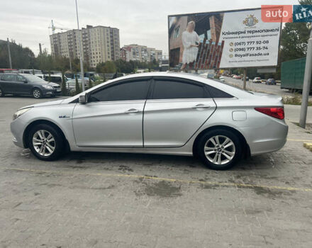 Хендай Соната 2011 в Тернополе на Automoto.ua Серый Хендай Соната, объемом двигателя 2 л и пробегом 375 тыс. км за 6600 $, фото 10 на Automoto.ua