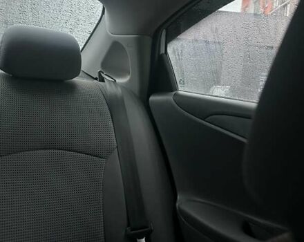 Серый Хендай Соната, объемом двигателя 2.4 л и пробегом 222 тыс. км за 7900 $, фото 8 на Automoto.ua