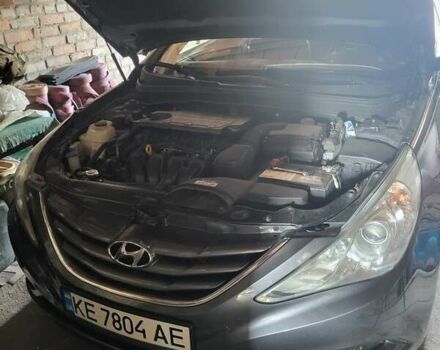 Хендай Соната 2011 у Дніпро (Дніпропетровську) на Automoto.ua Сірий Хендай Соната, об'ємом двигуна 2 л та пробігом 220 тис. км за 8500 $, фото 2 на Automoto.ua