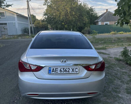 Сірий Хендай Соната, об'ємом двигуна 2 л та пробігом 230 тис. км за 8300 $, фото 4 на Automoto.ua