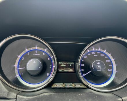 Сірий Хендай Соната, об'ємом двигуна 2 л та пробігом 168 тис. км за 8500 $, фото 2 на Automoto.ua