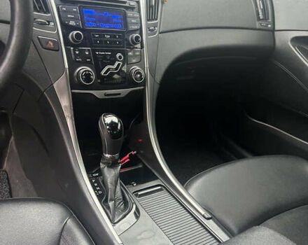 Хендай Соната 2011 в Тернополе на Automoto.ua Серый Хендай Соната, объемом двигателя 2 л и пробегом 375 тыс. км за 6600 $, фото 54 на Automoto.ua