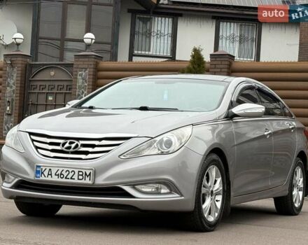 Серый Хендай Соната, объемом двигателя 2.36 л и пробегом 187 тыс. км за 9400 $, фото 3 на Automoto.ua