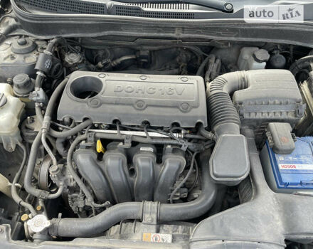 Сірий Хендай Соната, об'ємом двигуна 2.36 л та пробігом 270 тис. км за 9000 $, фото 5 на Automoto.ua